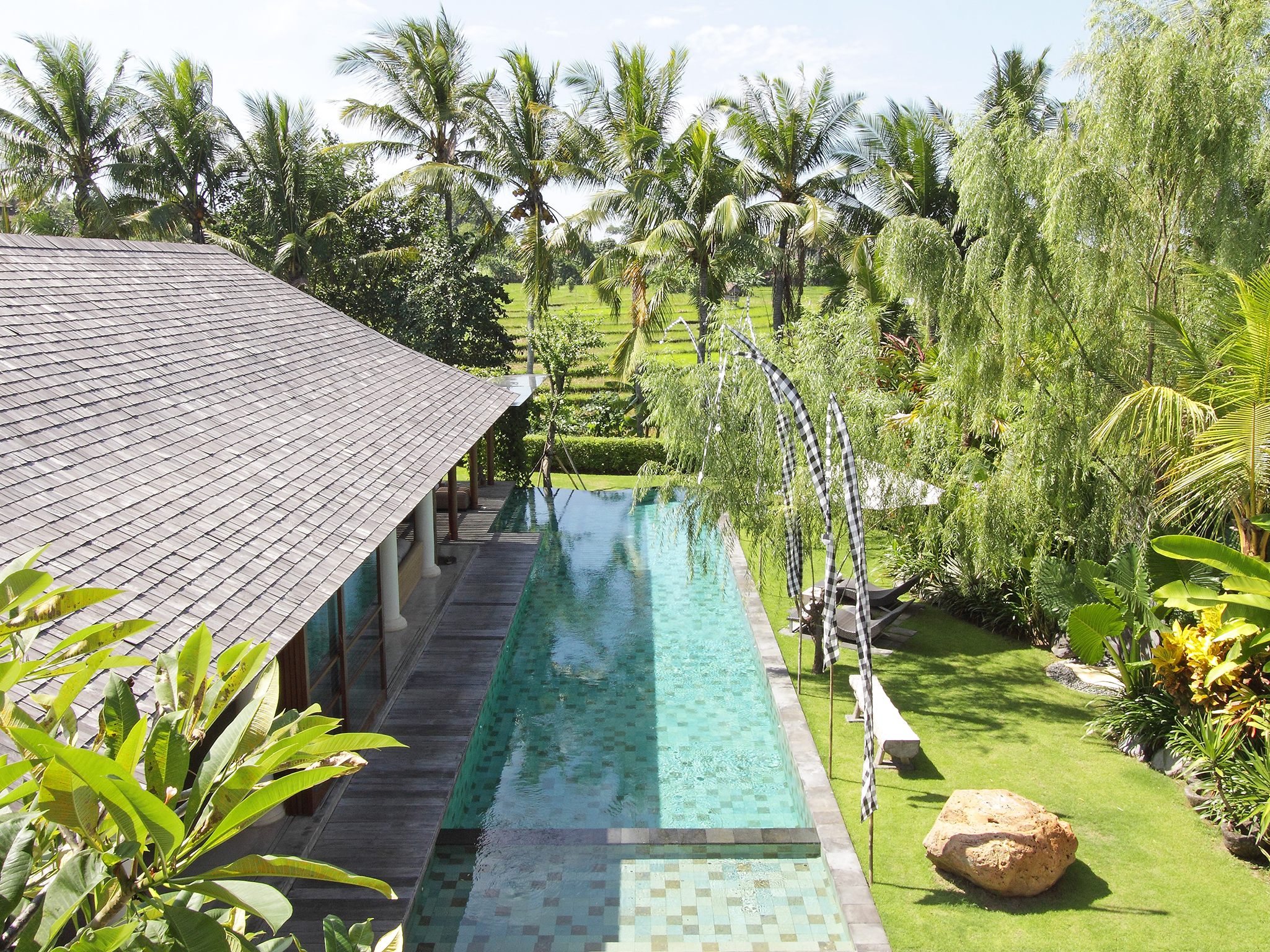 14. Villa Sarasvati - Semi-aerial of pool - Dea Villas - Villa Sarasvati, Canggu, Bali